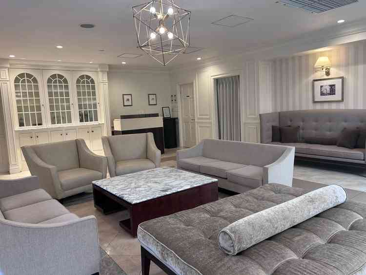 広い待合室！みんな座れる✨