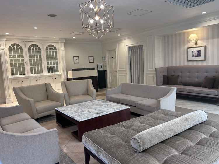 広い待合室！みんな座れる✨