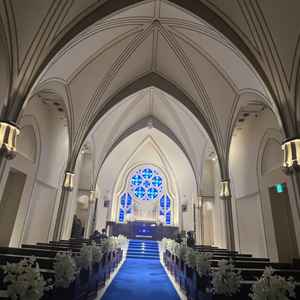 青色のチャペルがかわいい