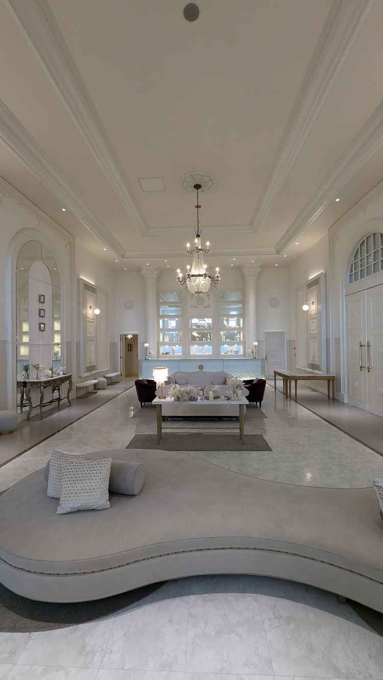 ホワイトハウスのロビー。実物はかなり好印象で、ヴィクトリアハウス本命でしたが少し揺らぎました。