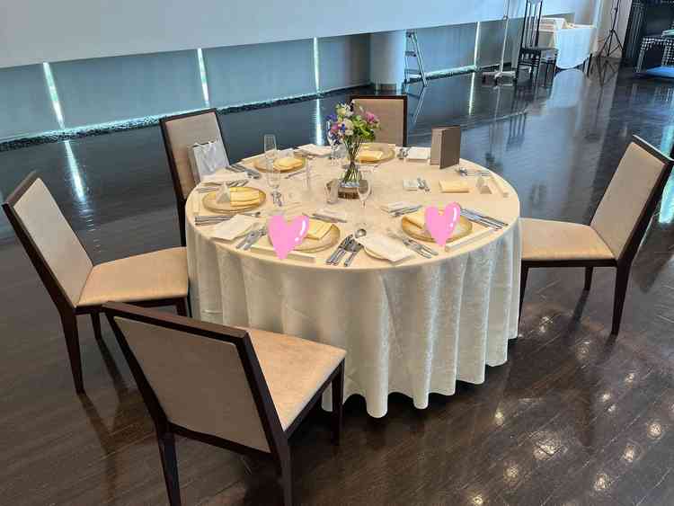 披露宴時の席作り　華やかなテーブルコーディネートでした