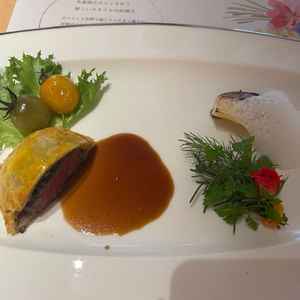 試食会のメインの一品です。豪華で華やかさもあり、とても温かみある、心のこもったお料理でした。