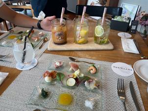 披露宴中にゲストが飲めるカクテル飲み比べ
