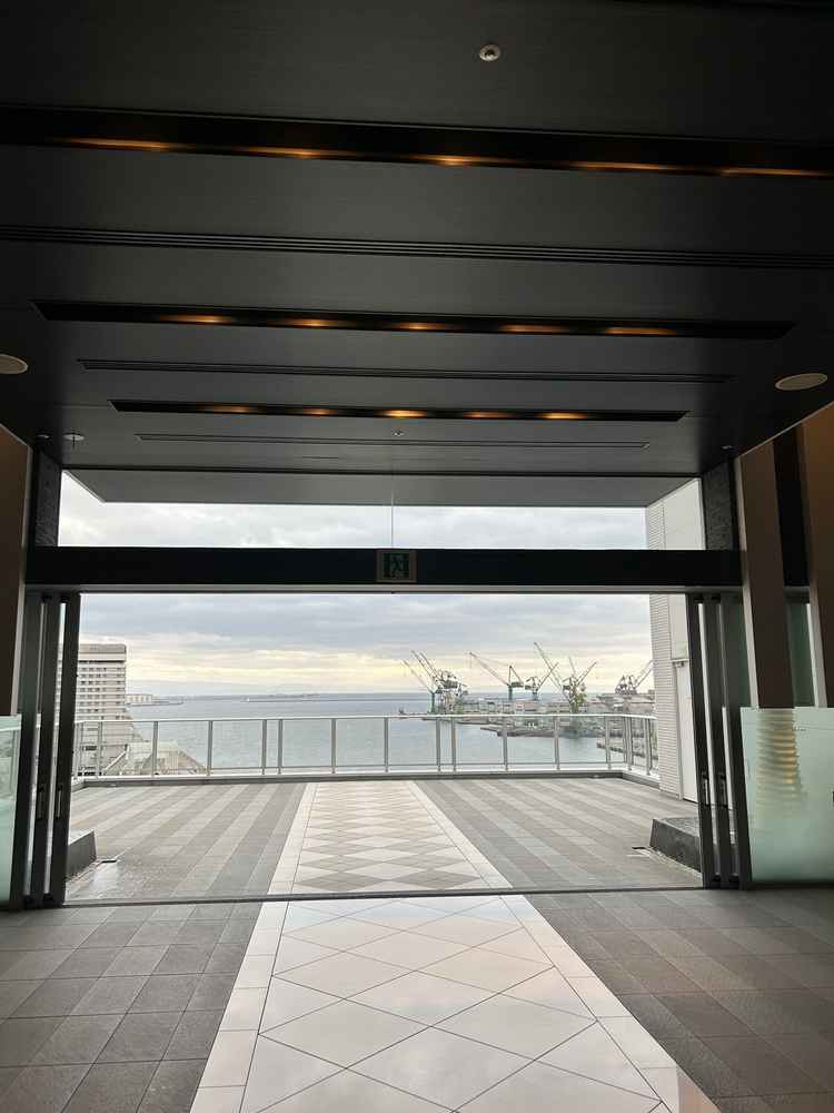 挙式会場を出ると、神戸のハーバーエリアを一望できます。