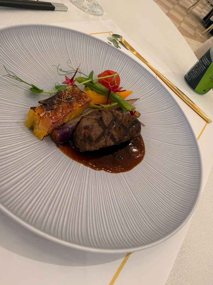 試食で食べたメインのお肉料理