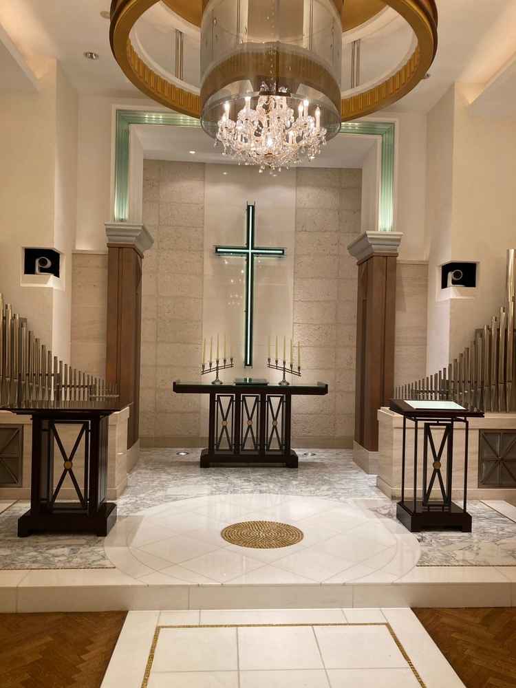 2つのチャペルの内の正統派な方。見学前は「普通」と思っていたが、凛とした雰囲気が非常に印象的だった