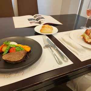 試食はお肉とロブスターをいただきました。
