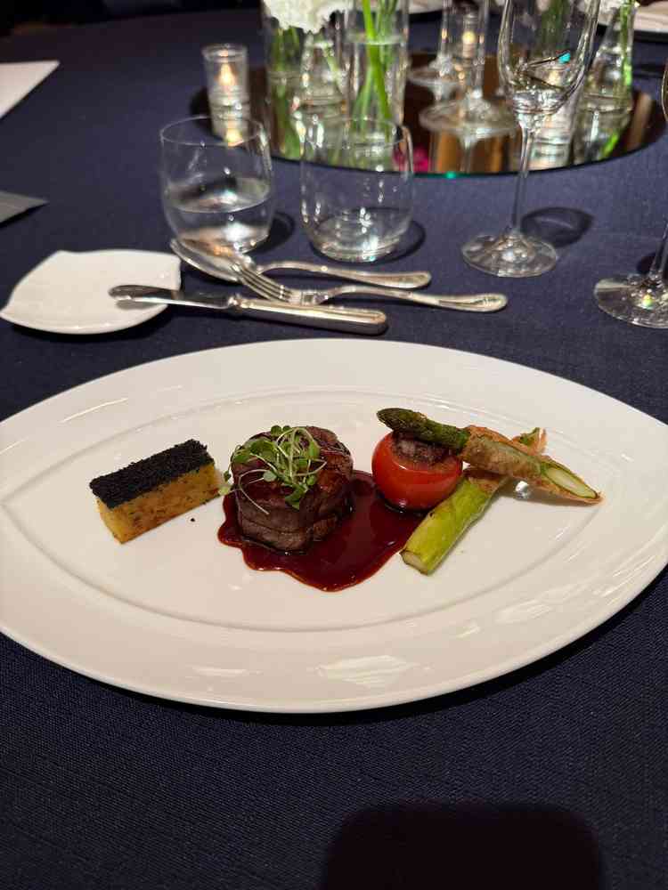 試食会のメインのお料理。お料理についてはテーラーメイドでご対応いただけるのが良いと思います。