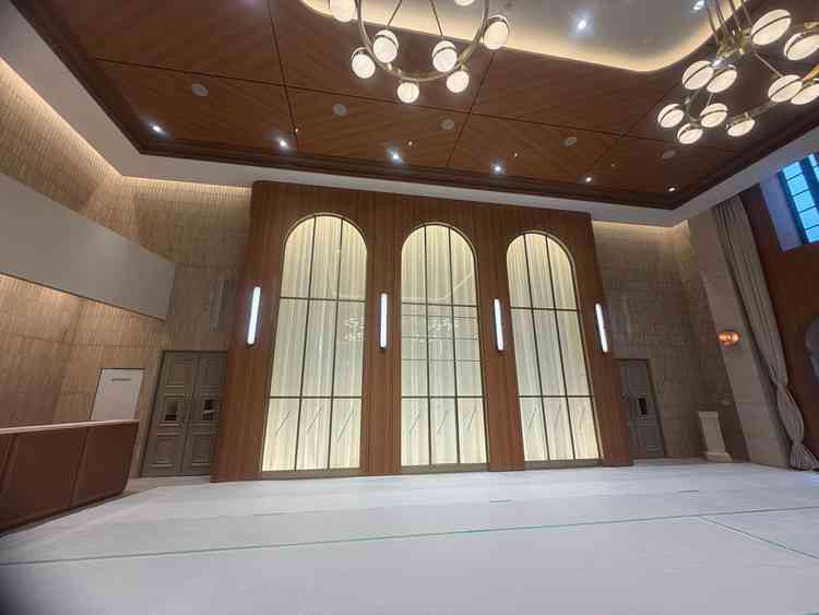 披露宴会場高砂側