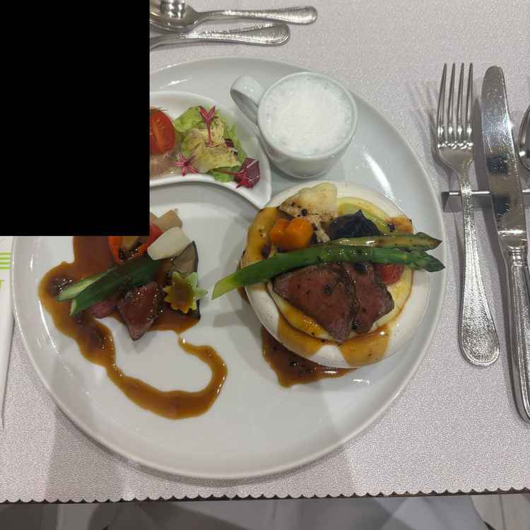 お料理はどれも美味しく、和と洋が当日ゲストが選べるということに感動しました。