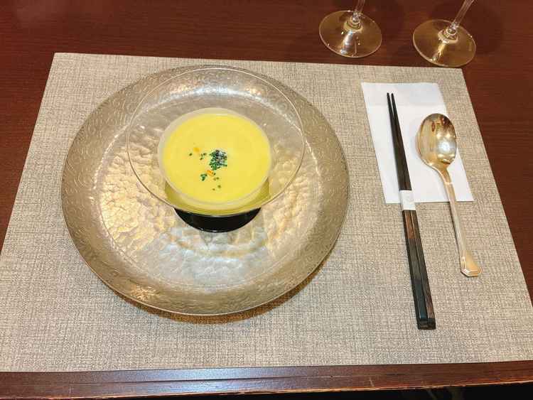 試食でいただいた冷製とうもろこしスープです。焼いたとうもろこしが入っており、とても美味しかったです。