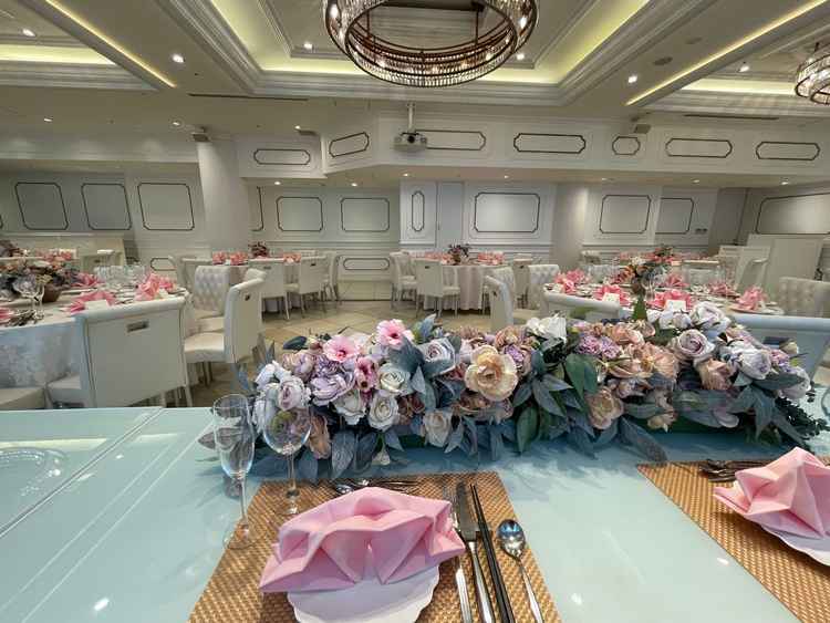 新郎新婦の席からの景色。ゲストの顔がよく見えそう。