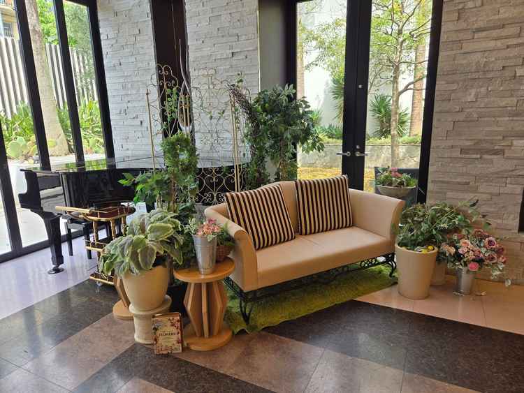 披露宴会場内のフォトスペース。追加で装飾も可能ということで、参列者との記念撮影も出来ます。