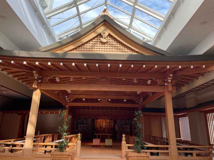 ホテル内の本格神殿。素敵でした。