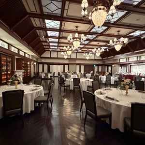 大宴会場「翠鳴館」。シックでモダンな空間。モントレならではの唯一無二の雰囲気を堪能出来る会場でした。