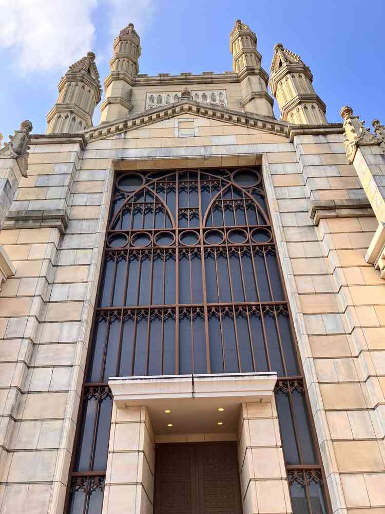 海外のお城のような非日常感があり、ゲストも結婚式に来た！とある意味良い緊張感を持てるかなと思いました