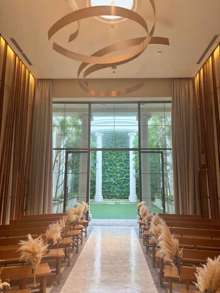 挙式場から退場する時のバックがとても緑映えしてて、おしゃれすぎました！