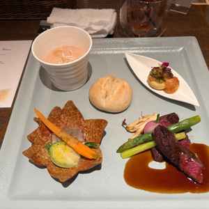 試食もいただき、野菜がおいしく仕上げられていたのが印象的です。オープンキッチンより出してもらえます。