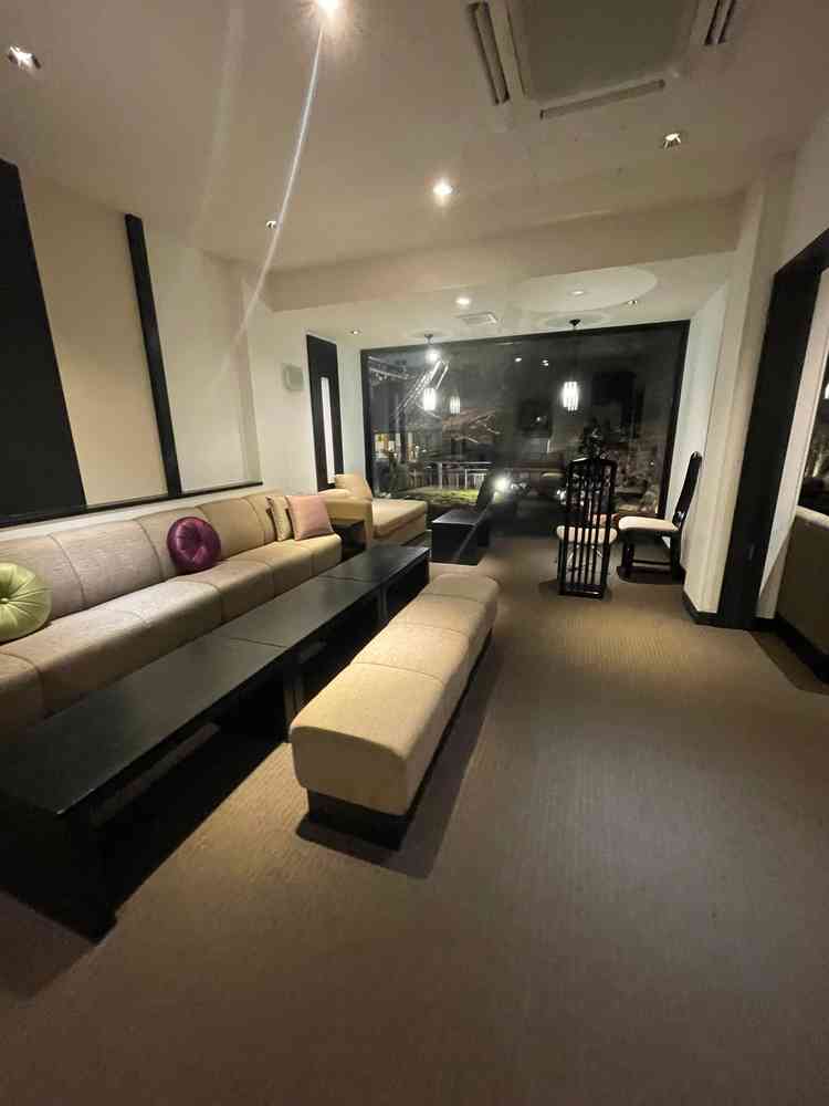 親族の待合室も広々しておりゆったりと待っていただける空間。