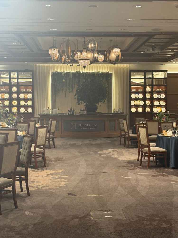 新郎新婦がバーカウンターでサーブすることも可能と聞き、お酒好きの私たちにピッタリだなと思いました。