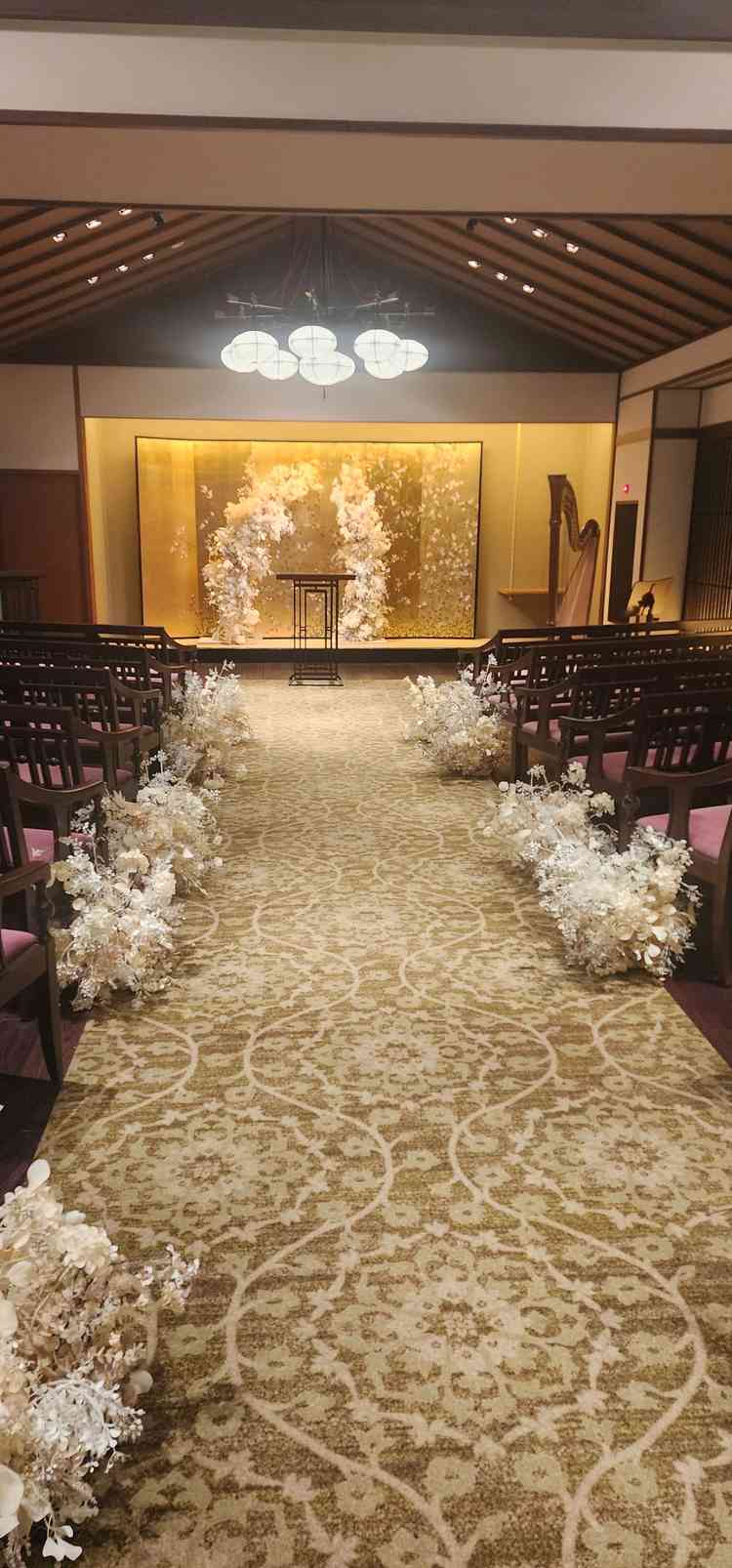 和装にも合いそうなチャペル