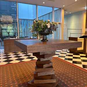 入り口入って正面。ウェルカムボードなどを飾ってゲストなどを迎え入れられる。