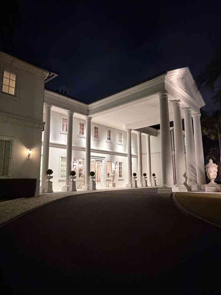 式場の入り口も夜だと幻想的でした。