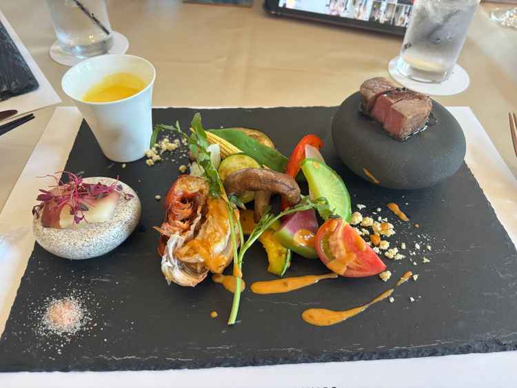 実際の試食の様子で、ワンプレートで提供いただきました。