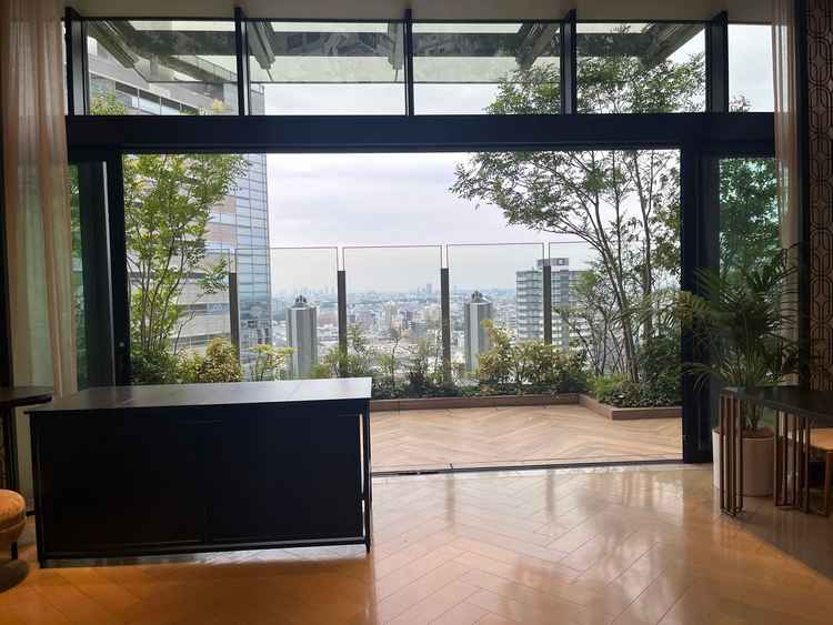 同じくゲスト控え場所から見える外の風景です。外に出ることもできます。