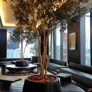 ゲストが待つロビー。装飾は持ち込みである程度自由に出来ると感じた。