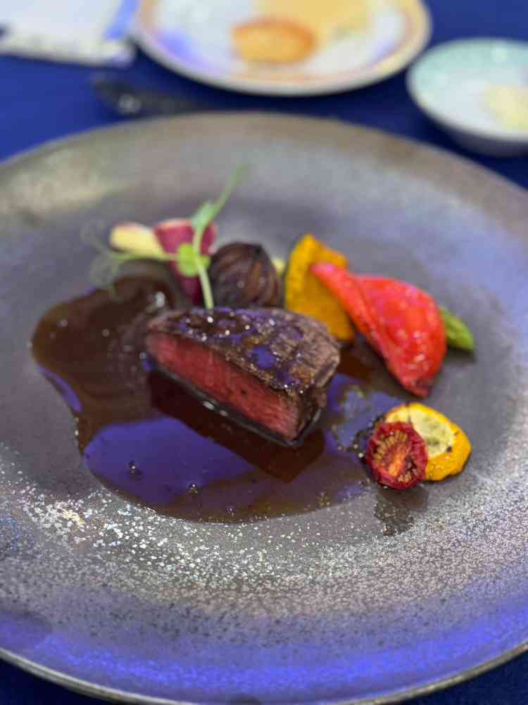 当日の予約でしたが試食もさせていただきました。とても美味しい料理でした。