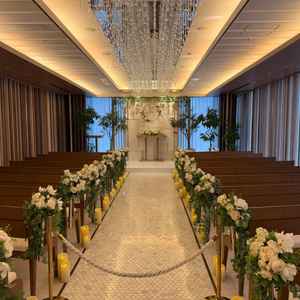 落ち着いた雰囲気だけど華やかで素敵だった。外は雨だったが、暗い感じはなかった。