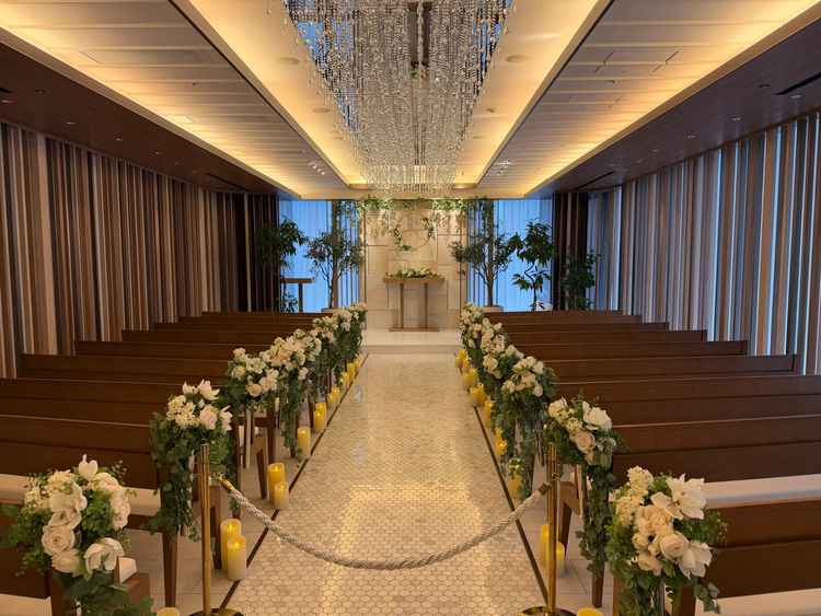 落ち着いた雰囲気だけど華やかで素敵だった。外は雨だったが、暗い感じはなかった。