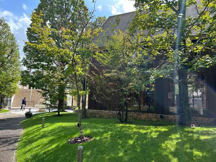 チャペルの周りの緑がとてもすてきでした。