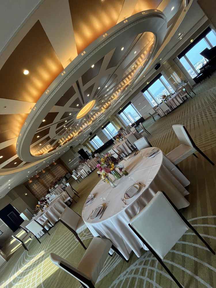 最上階の屋上にある披露宴会場は、とにかく景色が嫌いで北九州の景色が一望出来ました。