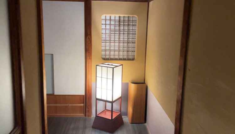 ゲスト待合室近くの廊下。懐かしさを感じました。