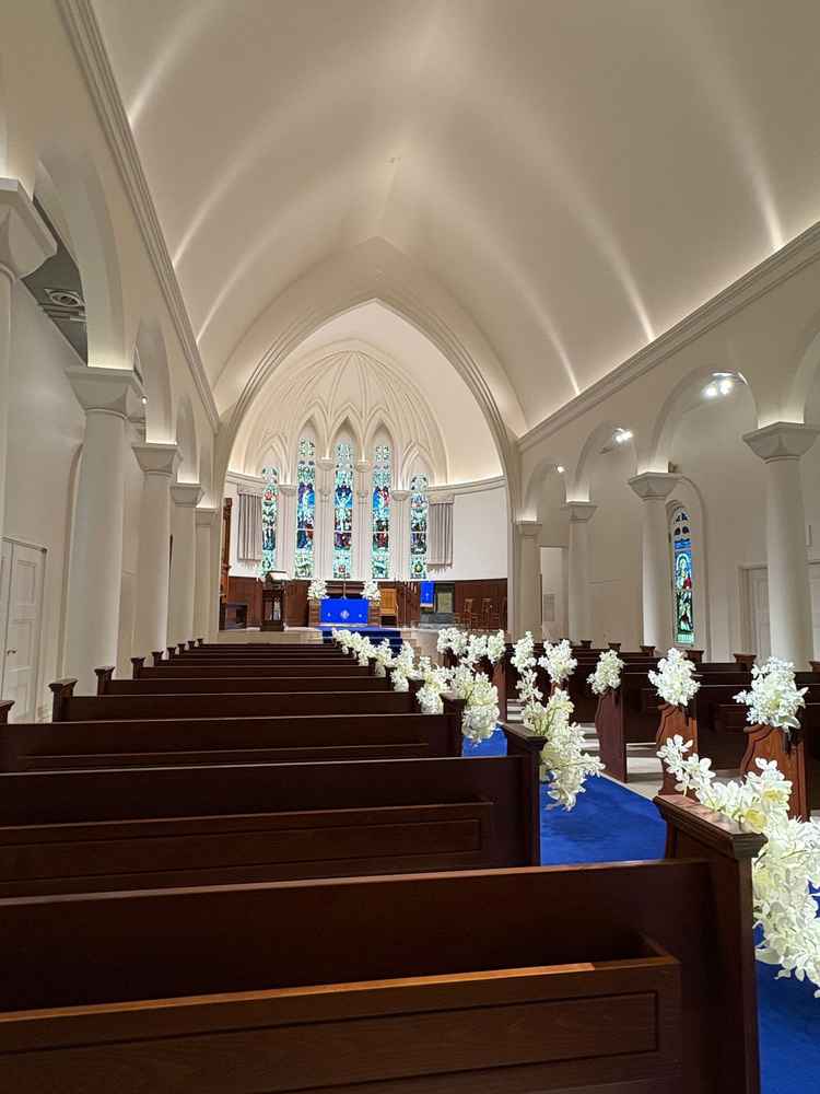 チャペルの写真。ホームページの写真以上に綺麗で天井が高かった。