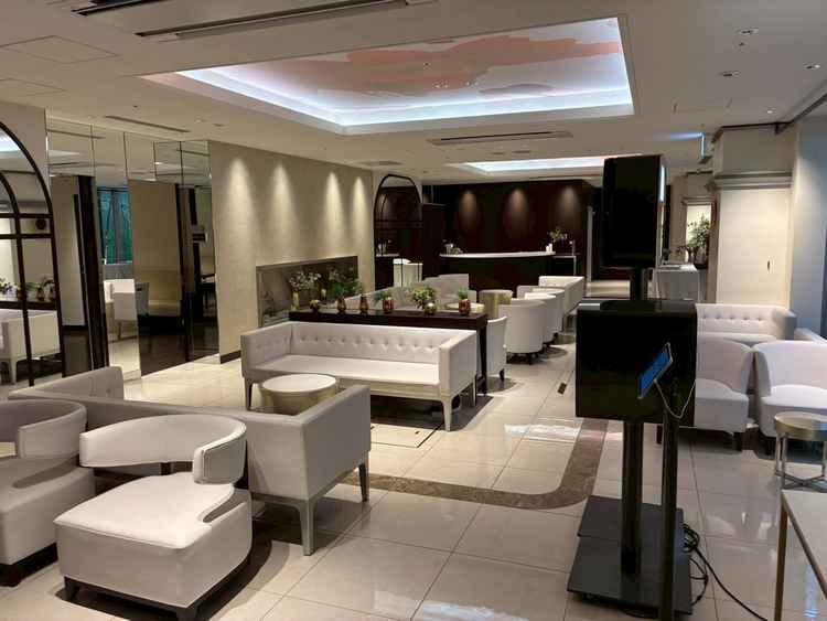 待合室　シンプルで広々してました