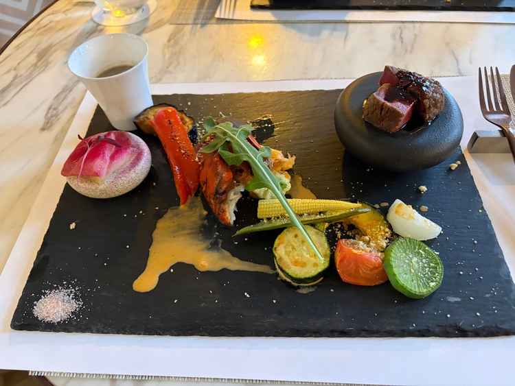 試食。ワンプレート式で提供いただき非常に美味しかったです。