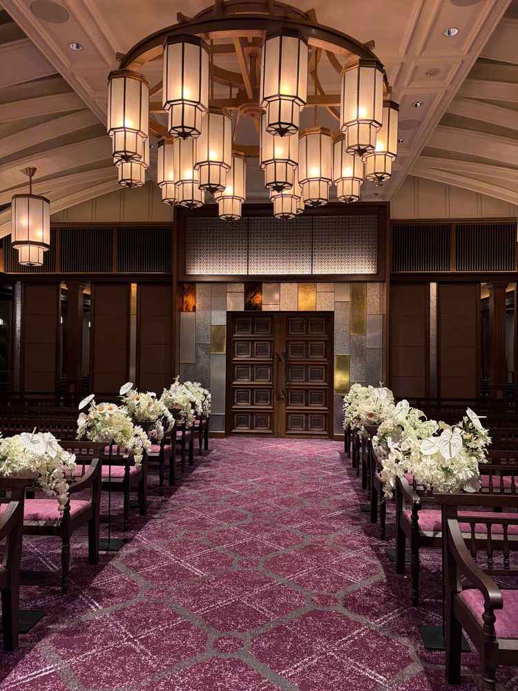 チャペル後方、入り口