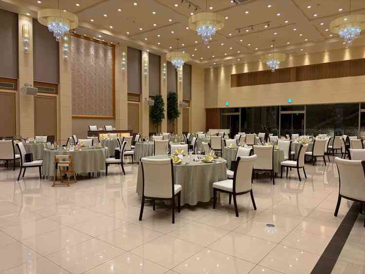 もう一つの披露宴会場。すごく広くて、綺麗な空間でした。