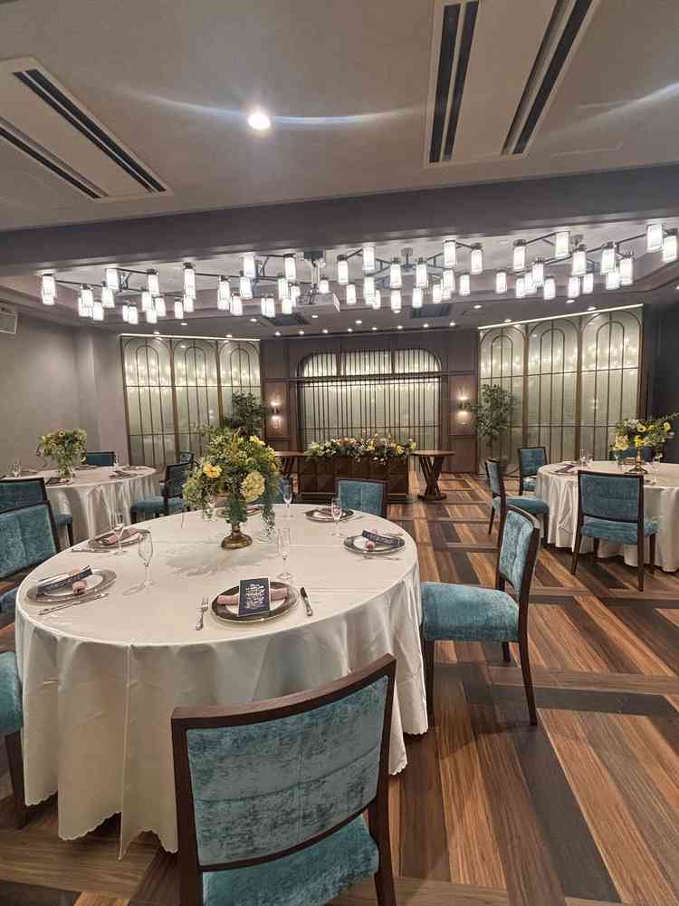 いくつか披露宴会場があり、見学させていただいて、ここの会場が1番好みでした。