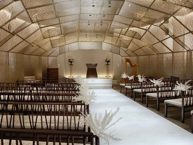 チャペルの一番後ろの席からの眺め