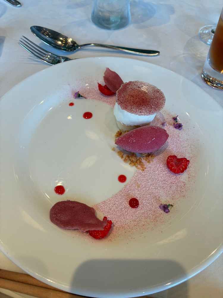 試食会のデザートです