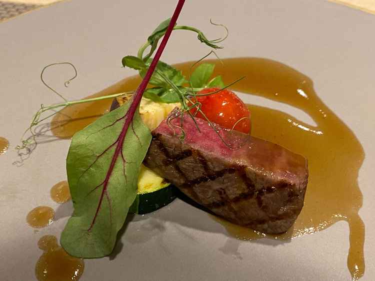 試食プレート国産黒毛和牛フィレ肉