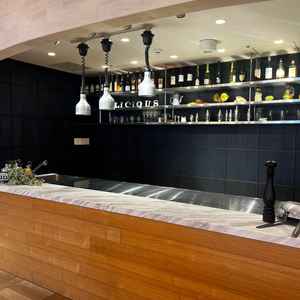 披露宴内のキッチン。新郎新婦も利用することができるため、自由度が高い演出が可能。