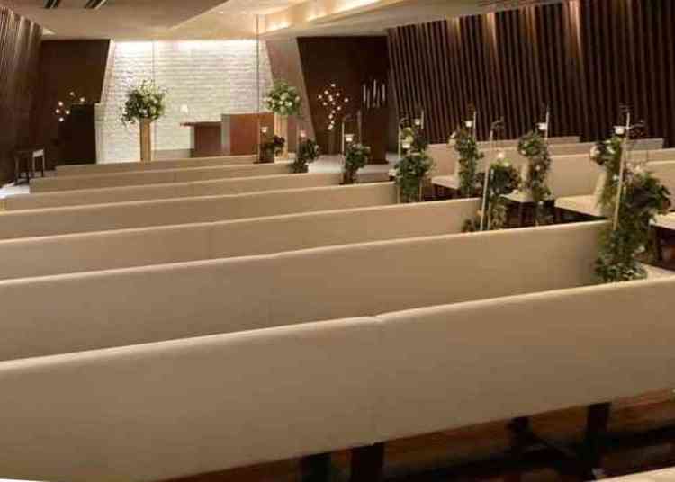 入り口から見たチャペル全体