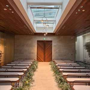 新郎新婦側から見たチャペル。招待客との距離が近いと感じました。