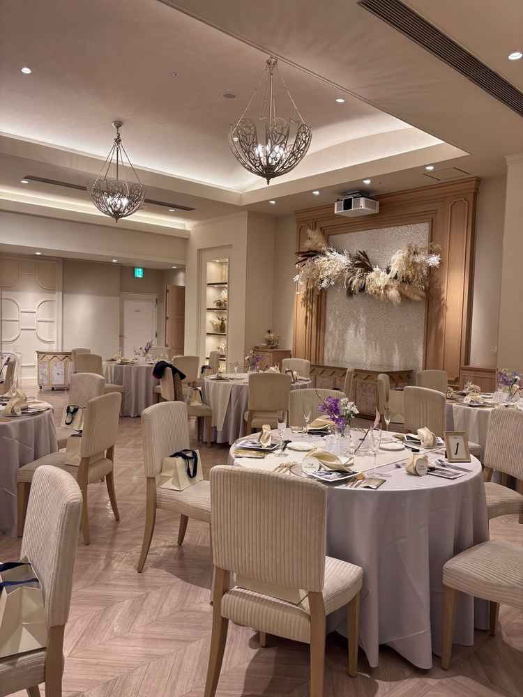 披露宴会場。規模感が自分たちに合っていそうだと思った。