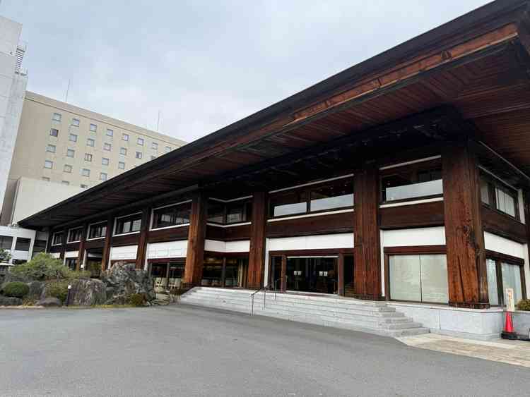 重厚感のある渋い建物。